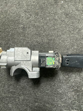 Load image into Gallery viewer, 2018-2021 TOYOTA CAMRY IGNITION SWITCH W/KEY (P)