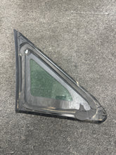 Load image into Gallery viewer, 2016-2021 MERCEDES METRIS FRONT LEFT DOOR WINDOW (LH) (P)