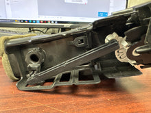 Load image into Gallery viewer, 2015-2018 CHEVROLET GM SIERRA/SILVERADO PANEL RIGHT AIR OUTLET DASH VENT (RH) (P)