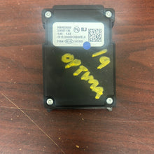 Load image into Gallery viewer, KIA OPTIMA FRONT WINDSHIELD CAMERA LANE DEPARTURE PN: 95895D5000 (P)