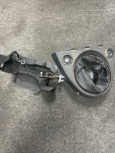 Load image into Gallery viewer, 2012-2015 FIAT 500 MANUAL TRANSMISSION GEAR SHIFT SHIFTER (P)