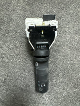 Load image into Gallery viewer, 2004-2005 NISSAN TITAN ARMADA HEADLIGHT TURN SIGNAL SWITCH LIGHT (P)