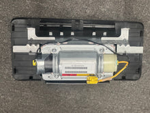 Load image into Gallery viewer, 2011-2014 CADILLAC ESCALADE  PASSENGER DASH AIRBAG (RH) (P)