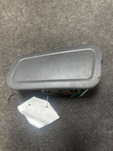 Load image into Gallery viewer, 2006-2011 CADILLAC SRX FRONT RIGHT PASSENGER SEAT AIRBAG (RH) (P)
