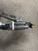 Load image into Gallery viewer, 2013-2017 VOLVO XC60 FRONT LEFT SEATBELT RETRACTOR (LH) (P)