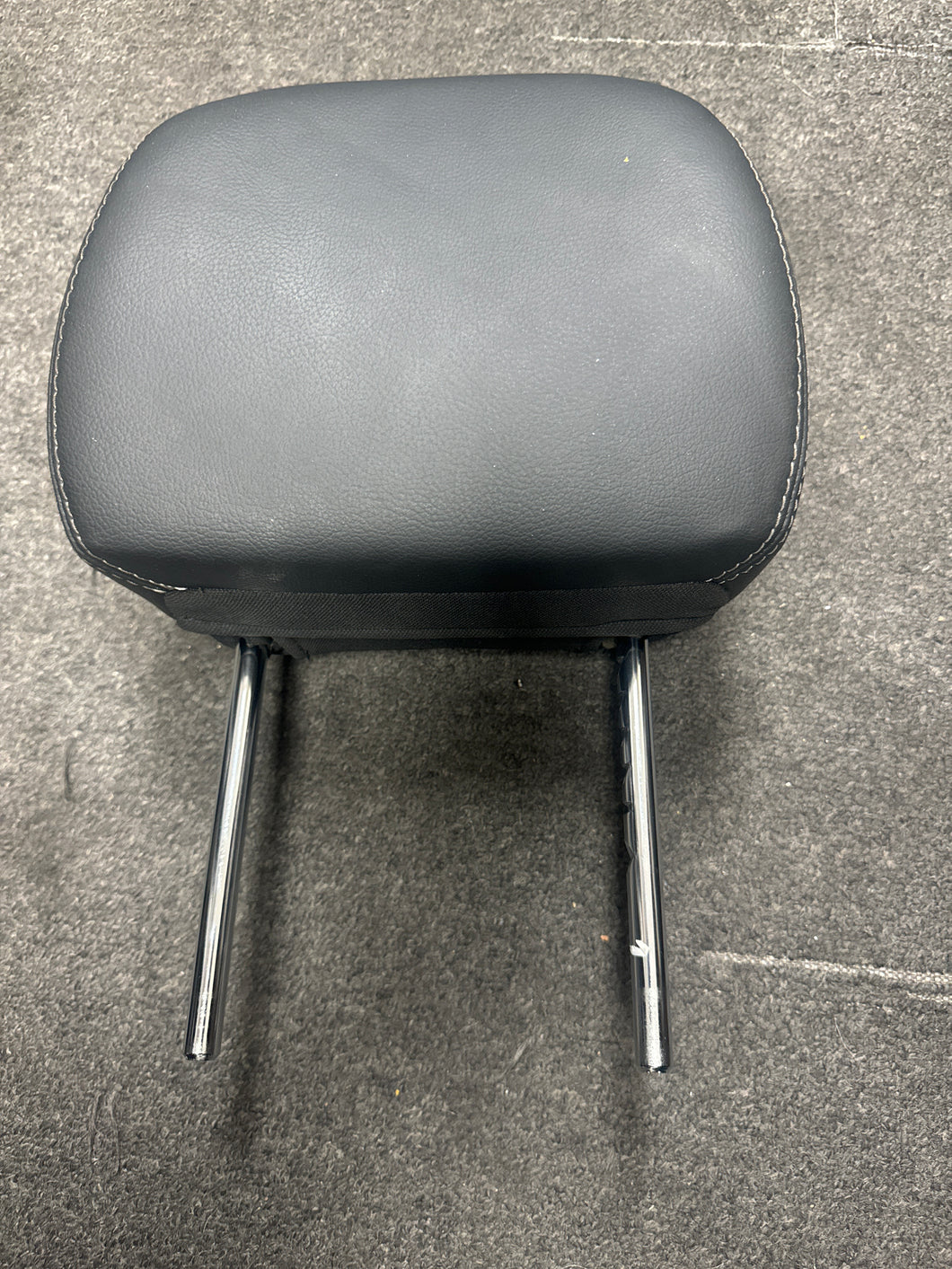 2016-2019 NISSAN TITAN FRONT SEAT HEADREST (LH+RH) (P) LEATHER