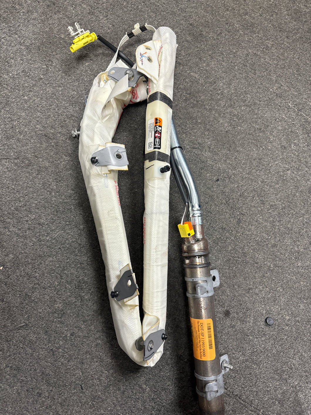 2014-2019 GMC CHEVY SIERRA SILVERADO REGULAR CAB PASSENGER RIGHT ROOF CURTAIN AIRBAG (RH) (P)PN:23295037