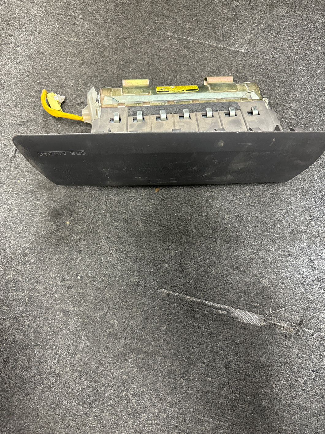 2000-2004 MAZDA MPV PASSENGER DASH AIRBAG (RH) (P)