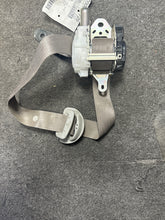 Load image into Gallery viewer, 2006 LEXUS GS300 FRONT RIGHT PASSENGER SEATBELT RETRACTOR (GRAY) (RH) (P)