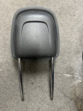 Load image into Gallery viewer, 2011-2014 KIA SORENTO FRONT SEAT HEADREST (LH+RH) (P)