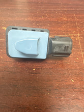 Load image into Gallery viewer, TOYOTA LEXUS IMPACT SENSOR CRASH SENSOR PN: 8983A-33010 (P)