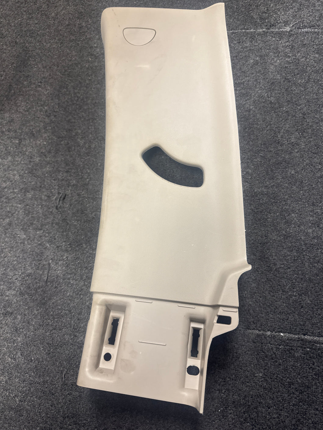 2019-2022 RAM 2500 3500 RIGHT SIDE C PILLAR TRIM PANEL (LH) (P) PN: 1DX60HL1AB