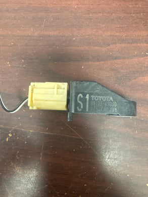 TOYOTA PRIUS FRONT RIGHT IMPACT SENSOR PN: 89173-47030 (P)