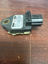 Load image into Gallery viewer, HYUNDAI ELANTRA FRONT IMPACT SENSOR PN: 95920-2H000 (P)