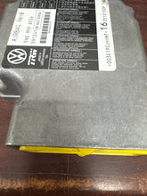 Load image into Gallery viewer, VOLKSWAGEN PASSAT AIRBAG CONTROL MODULE PN: 5N0 959 655H (P)