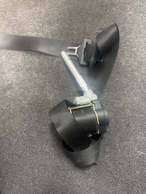 2003-2006 MERCEDES SPRINTER PASSENGER FRONT SEATBELT W/PRETENSIONER (RH) (P)
