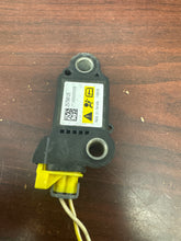 Load image into Gallery viewer, CADILLAC DTS SIDE IMPACT SENSOR (P) PN: 25758125