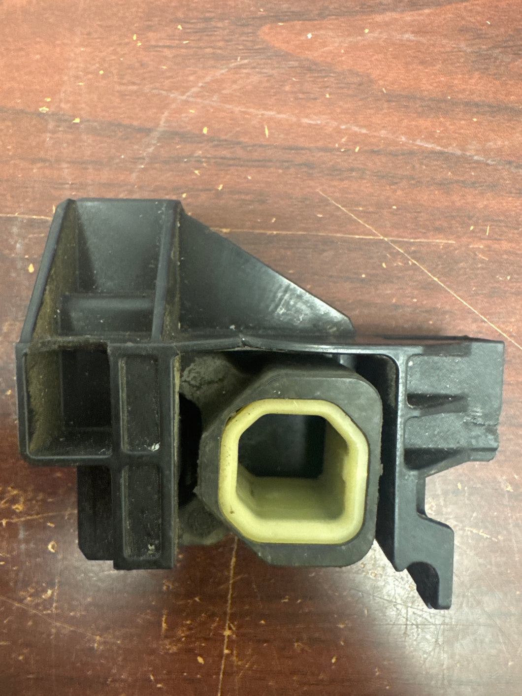 2015-2022 RAM PROMASTER CITY RADIATOR SUPPORT BRACKET (RH) (P) PN: EB505002