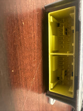Load image into Gallery viewer, HONDA RIDGELINE SRS CONTROL MODULE UNIT PN: 77960-T6Z-A030-M2 (P)