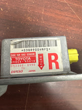 Load image into Gallery viewer, TOYOTA SIENNA RIGHT SIDE IMPACT SENSOR PN: 89860-45010 (P)