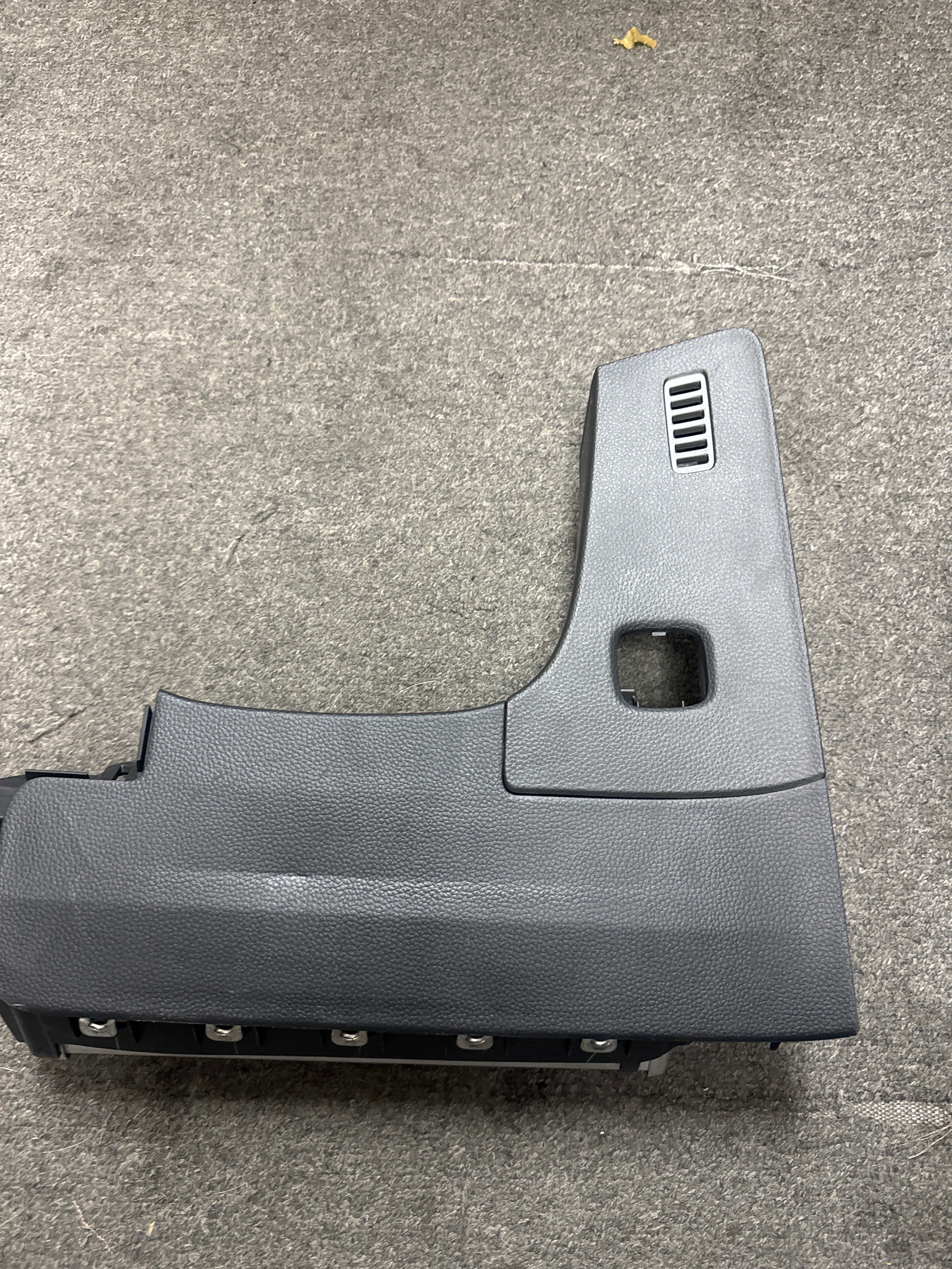 2022-2024 HONDA CIVIC LEFT DRIVER KNEE AIRBAG (LH) (P) – Airbag