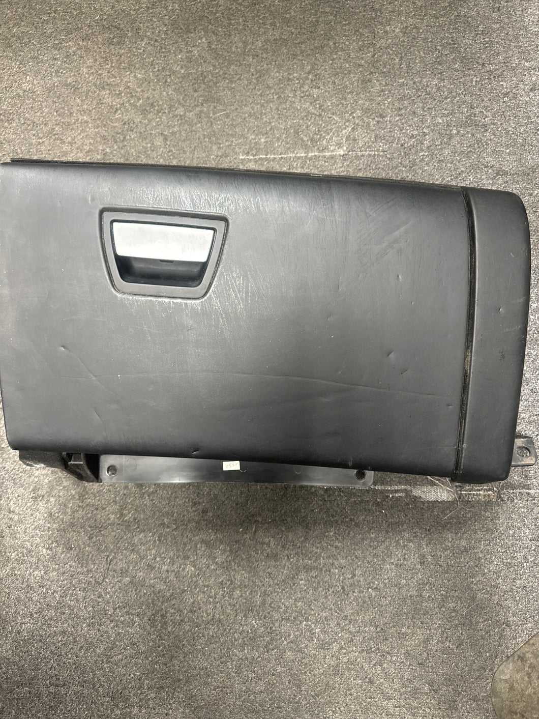 2014-2021 MASERATI GHIBLI SQ4 DASH BOARD GLOVE BOX STORAGE COMPARTMENT (P)