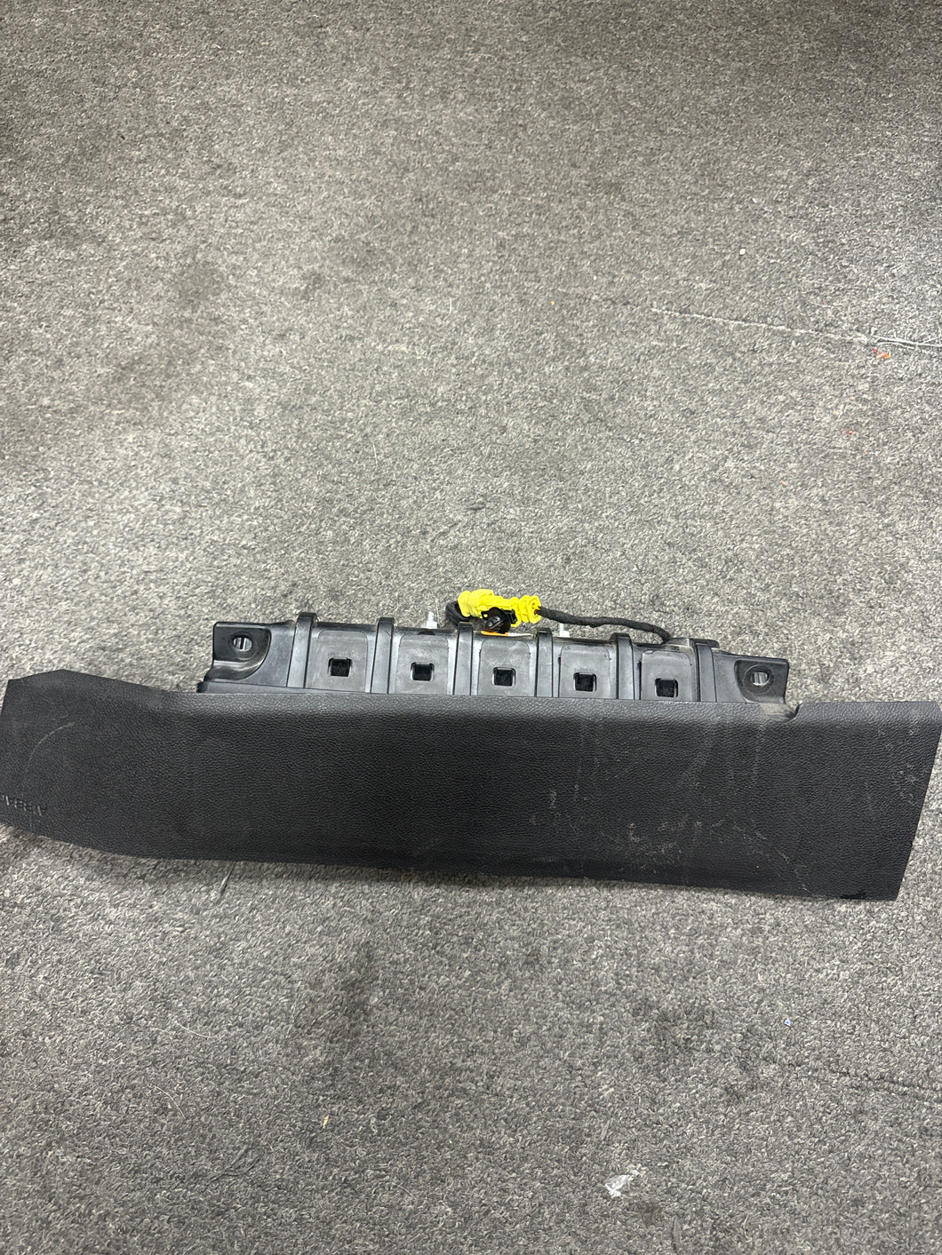 2012-2015 CHEVROLET VOLT RIGHT PASSENGER KNEE AIRBAG (RH) (P)