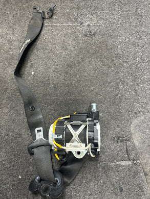 2012-2015 BMW E84 X1 FRONT PASSENGER SEATBELT RETRACTOR (RH) (P)