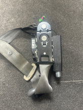 Load image into Gallery viewer, 2006-2008 SUZUKI FORENZA FRONT LEFT DRIVER SEATBELT (LH) (P)