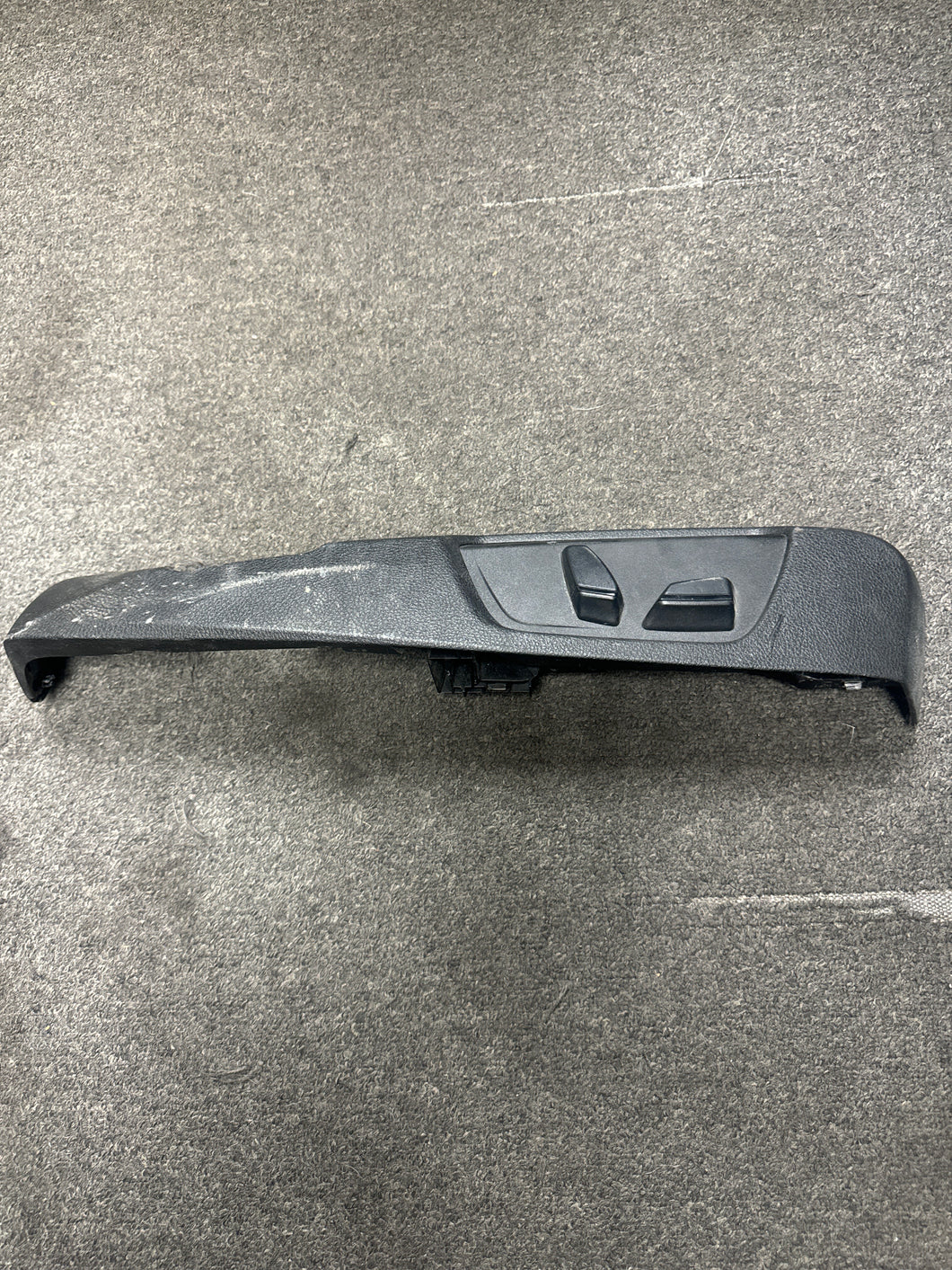 2012-2016 BMW F30 328I FRONT RIGHT PASSENGER SEAT PANEL TRIM (RH) (P)