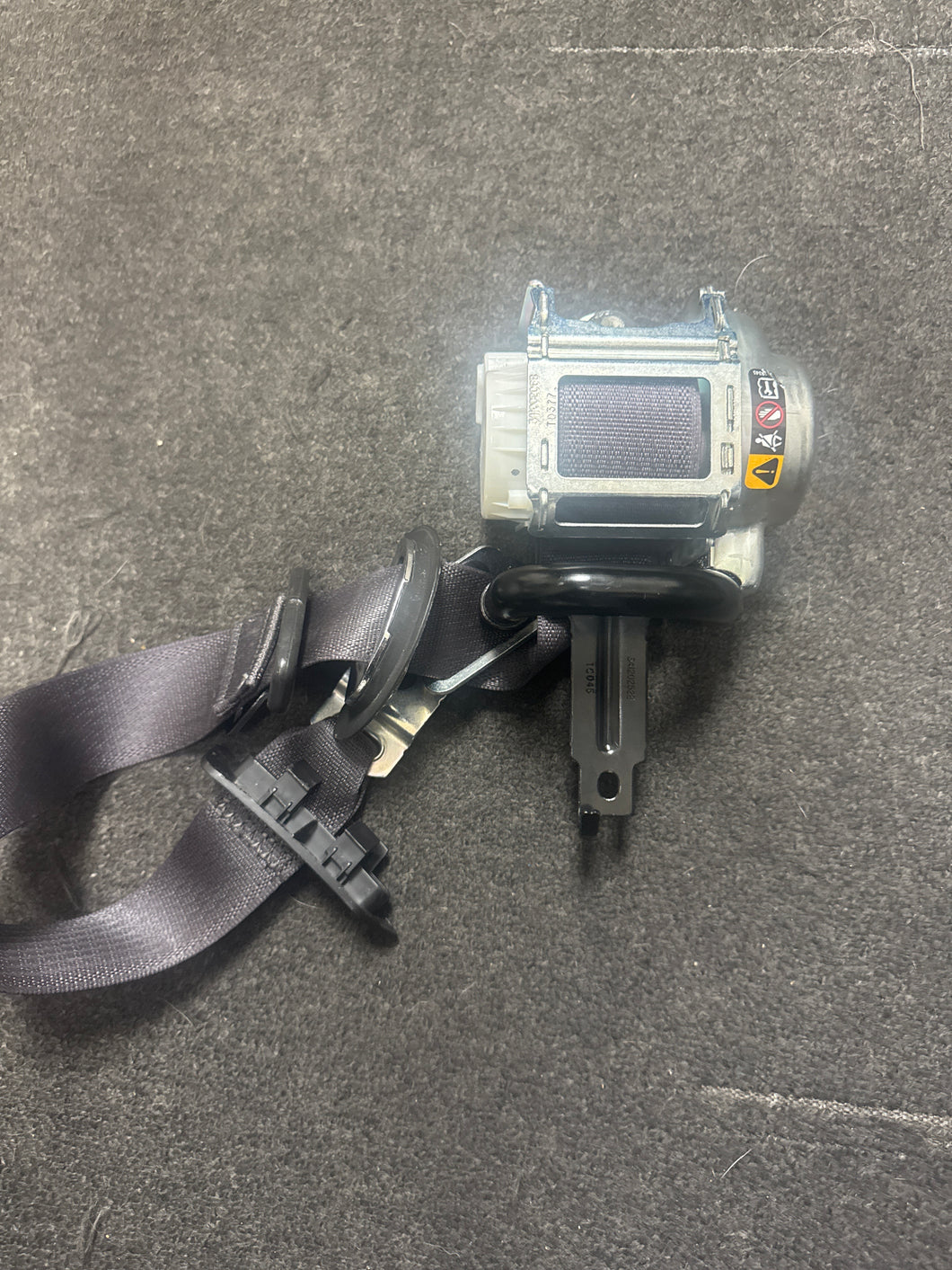 2014-2016 CHEVROLET SILVERADO SIERRA 2500/3500 FRONT LEFT DRIVER SEATBELT (LH) (P) COCOA