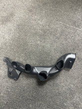 Load image into Gallery viewer, 2021-2022 CADILLAC XT5 DRIVER SIDE FLOOR FRONT AIR OUTLET DUCT (P)
