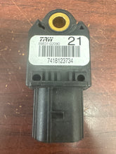 Load image into Gallery viewer, TOYOTA COROLLA SIDE CRASH IMPACT SENSOR PN: 89831-02090 (P)