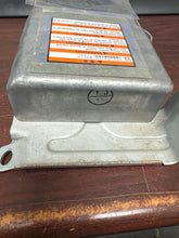 Load image into Gallery viewer, SUBARU IMPREZA AIRBAG CONTROL MODULE PN: 1523008470 (P)