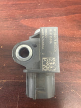 Load image into Gallery viewer, NISSAN SENTRA FRONT CRASH IMPACT SENSOR (P) PN: 985813SG0A