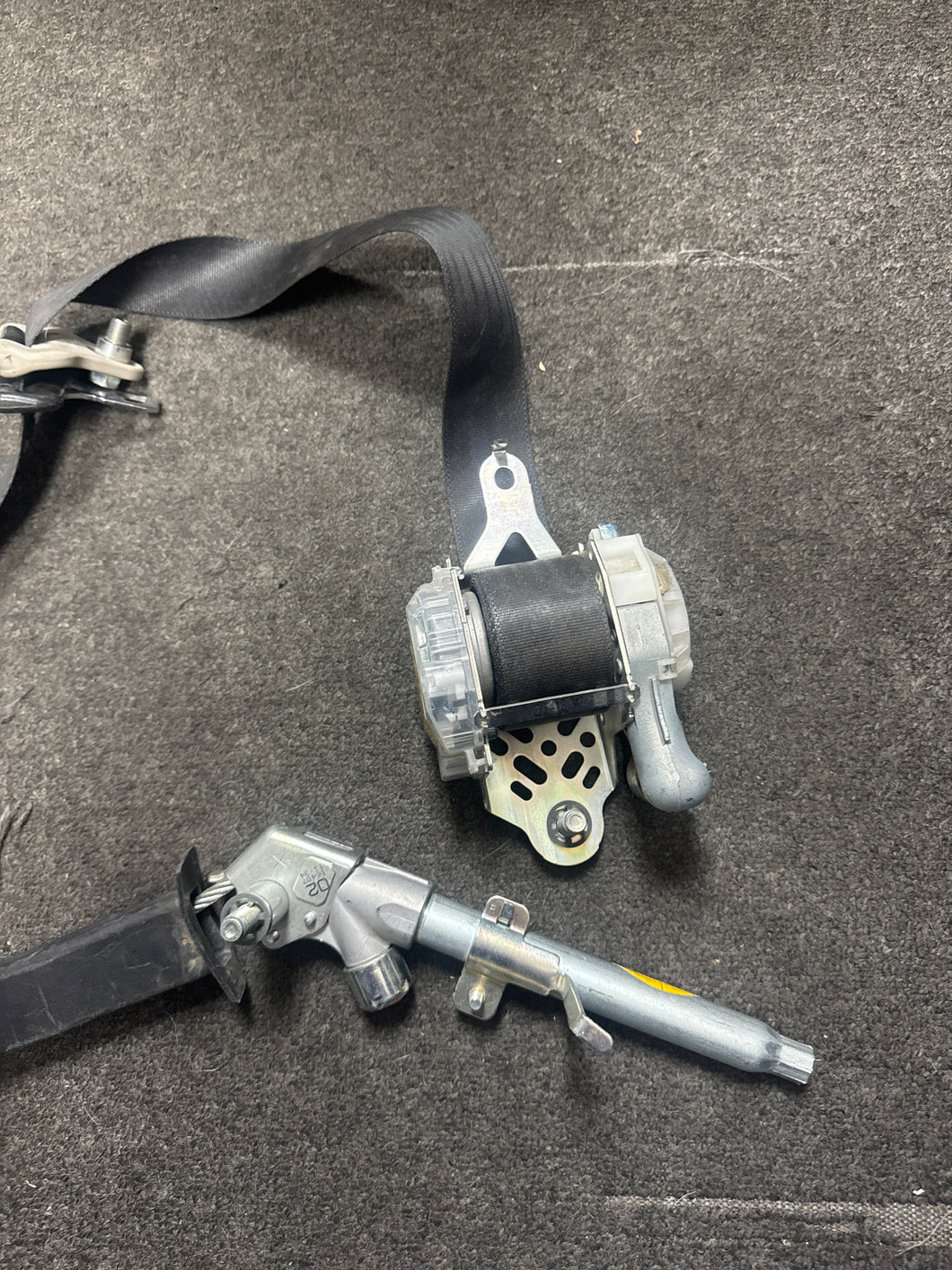 2014-2018 SUBARU FORESTER FRONT RIGHT PASSENGER SEATBELT RETRACTOR (RH) (P)