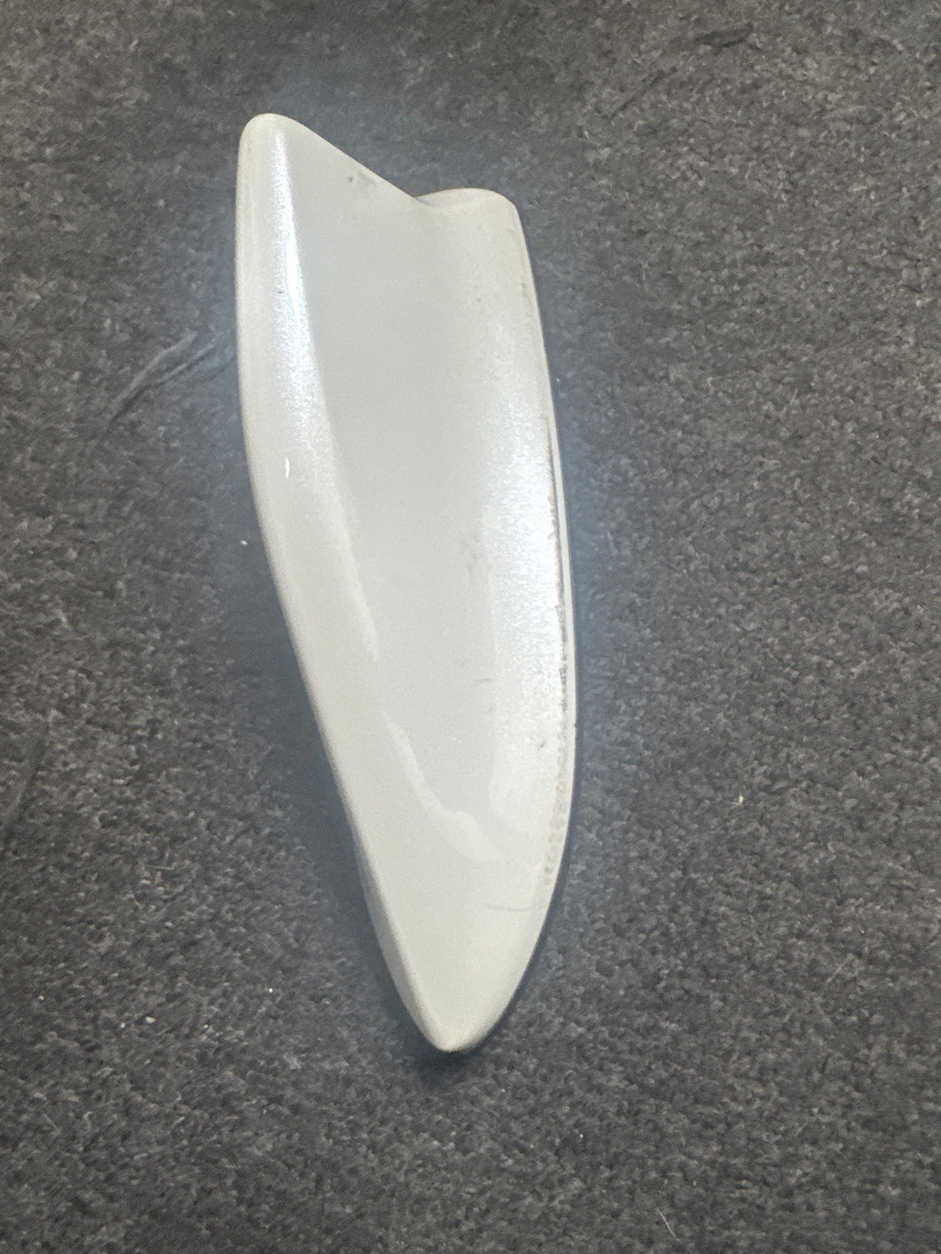 2019-2021 TOYOTA PRIUS SHARK FIN CAR ROOF ANTENNA RADIO SIGNAL (WHITE) (P)
