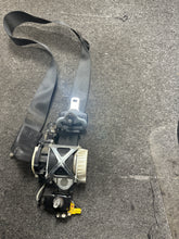 Load image into Gallery viewer, 2014-2019 FORD FIESTA FRONT DRIVER RETRACTOR SEATBELT (LH) (P)