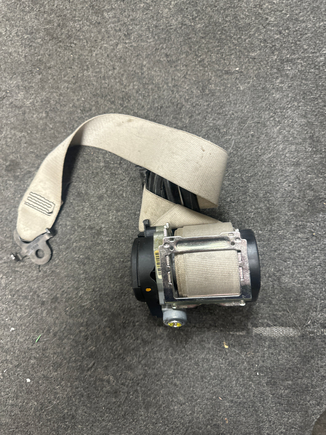 2011-2017 BMW F10 FRONT RIGHT SEATBELT RETRACTOR (RH) (P) BEIGE