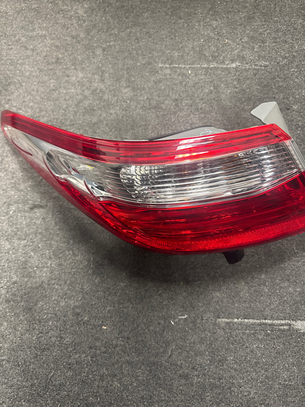 2014-2017 TOYOTA CAMRY REAR DRIVER SIDE TAIL LAMP (P) PN:81560-06640