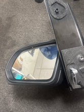 Load image into Gallery viewer, 2016 - 2023 MERCEDES METRIS W447 LEFT SIDE DOOR EXTERIOR REAR VIEW MIRROR (LH) (P)