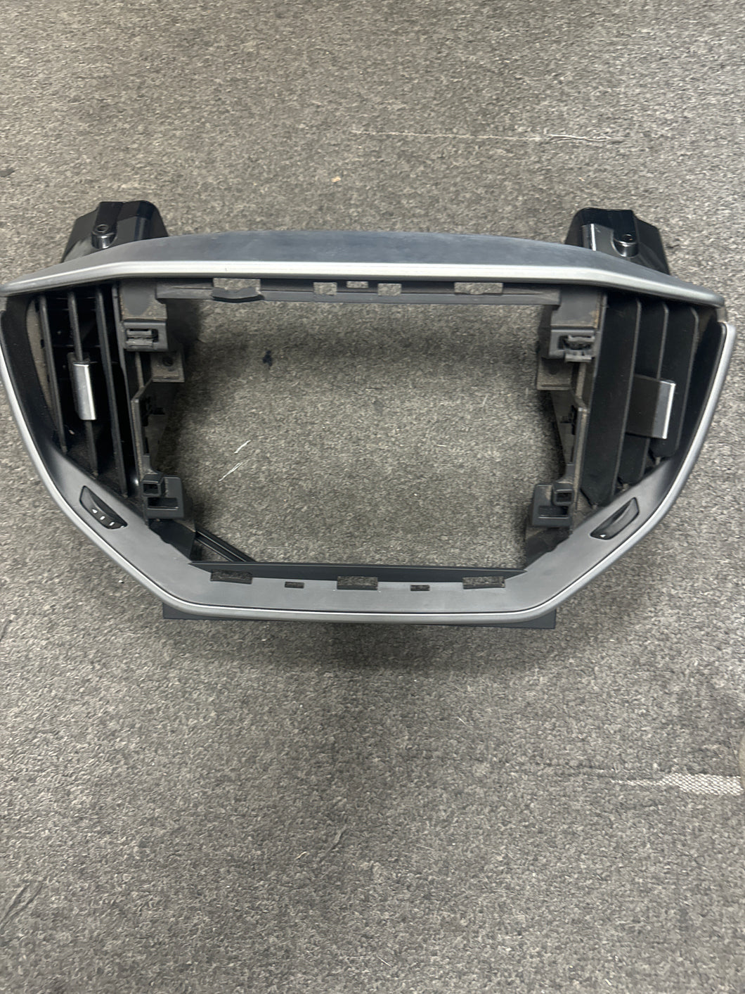 2014-2019 MASERATI GHIBLI S Q4 FRONT CENTRAL BEZEL TRIM (P)
