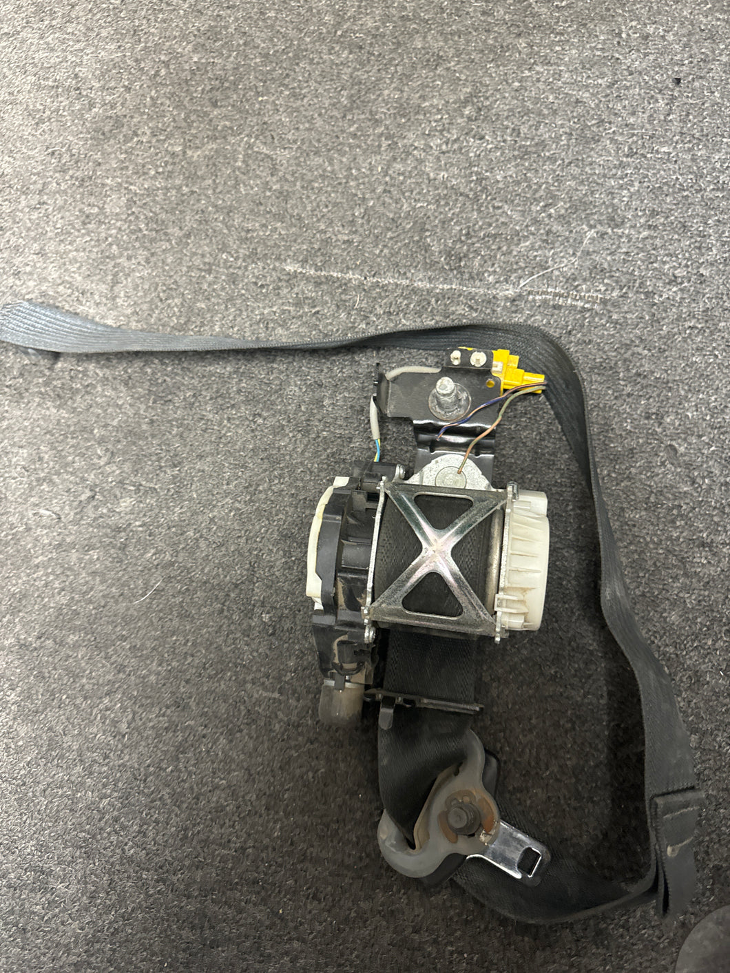 2014-2019 FORD FIESTA FRONT PASSENGER RETRACTOR SEATBELT (RH) (P)