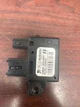Load image into Gallery viewer, SUBARU FORESTER SEAT OCCUPANT MODULE CONTROL UNIT  (P) PN: 98321SG021