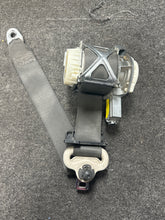Load image into Gallery viewer, 2011-2014 FORD EDGE FRONT PASSENGER SEATBELT RETRACTOR (RH) (P)