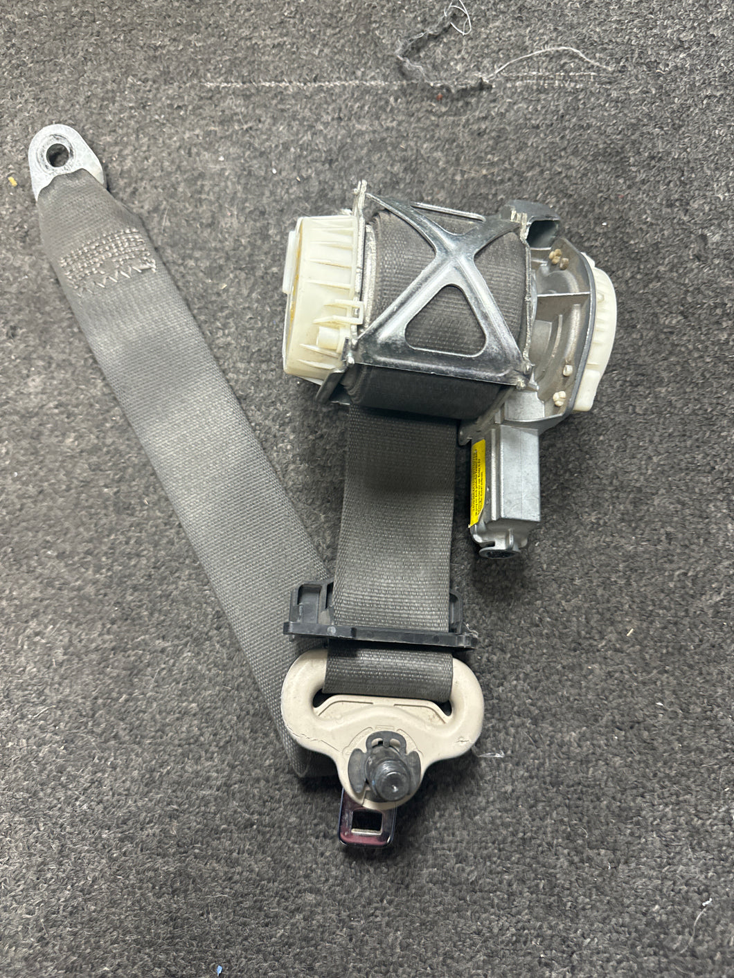 2011-2014 FORD EDGE FRONT PASSENGER SEATBELT RETRACTOR (RH) (P)