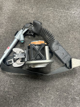 Load image into Gallery viewer, 2011-2016 HYUNDAI ELANTRA SEDAN FRONT PASSENGER SEATBELT RETRACTOR (RH) (P)