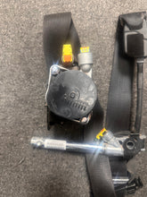 Load image into Gallery viewer, 2015-2017 CHRYSLER 200 FRONT DRIVER SEATBELT W/PRE-TENSIONER (LH) (P)