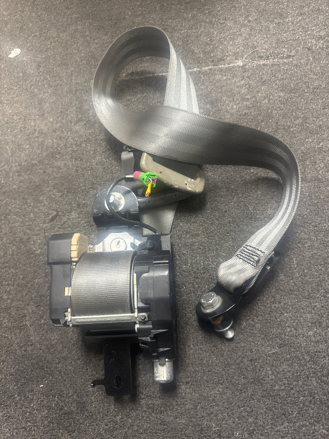 2006-2008 SUZUKI FORENZA FRONT RIGHT PASSENGER SEATBELT (RH) (P)