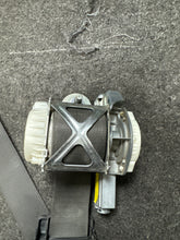 Load image into Gallery viewer, 2011-2014 FORD EDGE FRONT PASSENGER SEATBELT RETRACTOR (RH) (P)